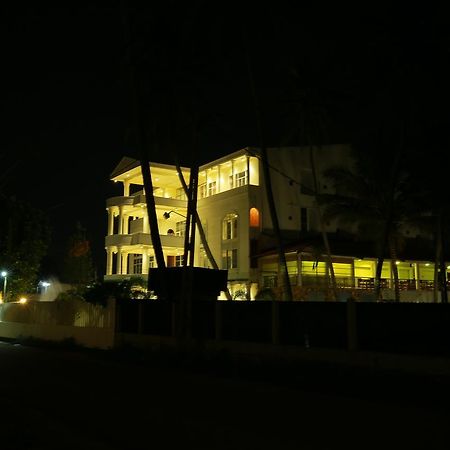 Navro Beach Resort Panadura Buitenkant foto