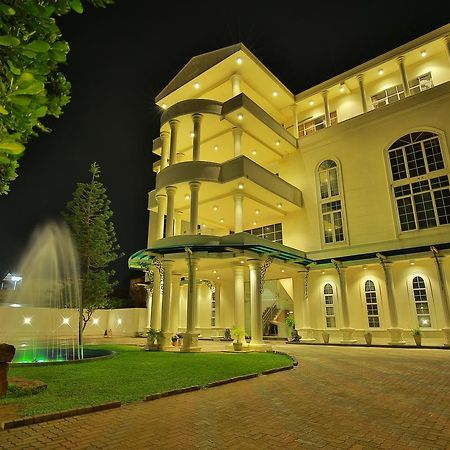 Navro Beach Resort Panadura Buitenkant foto