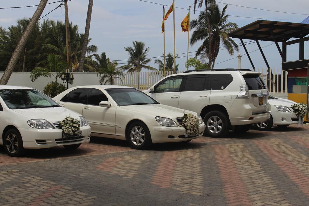Navro Beach Resort Panadura Buitenkant foto