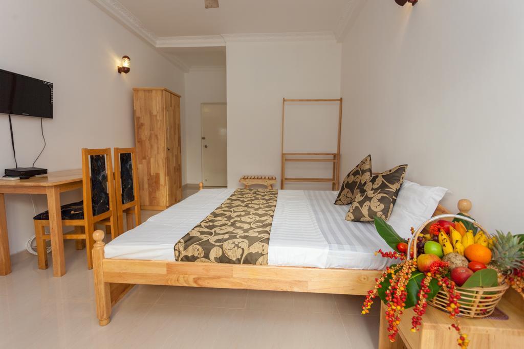 Navro Beach Resort Panadura Kamer foto