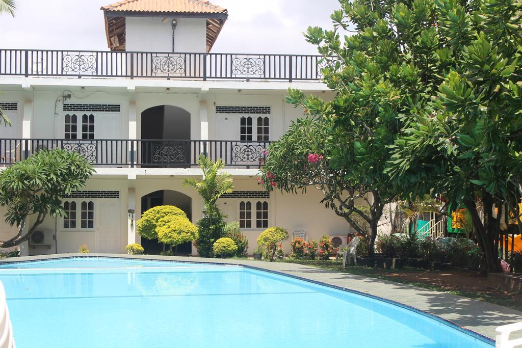 Navro Beach Resort Panadura Buitenkant foto
