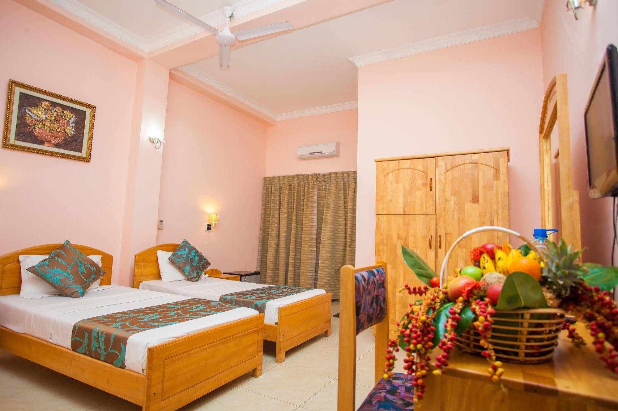 Navro Beach Resort Panadura Buitenkant foto