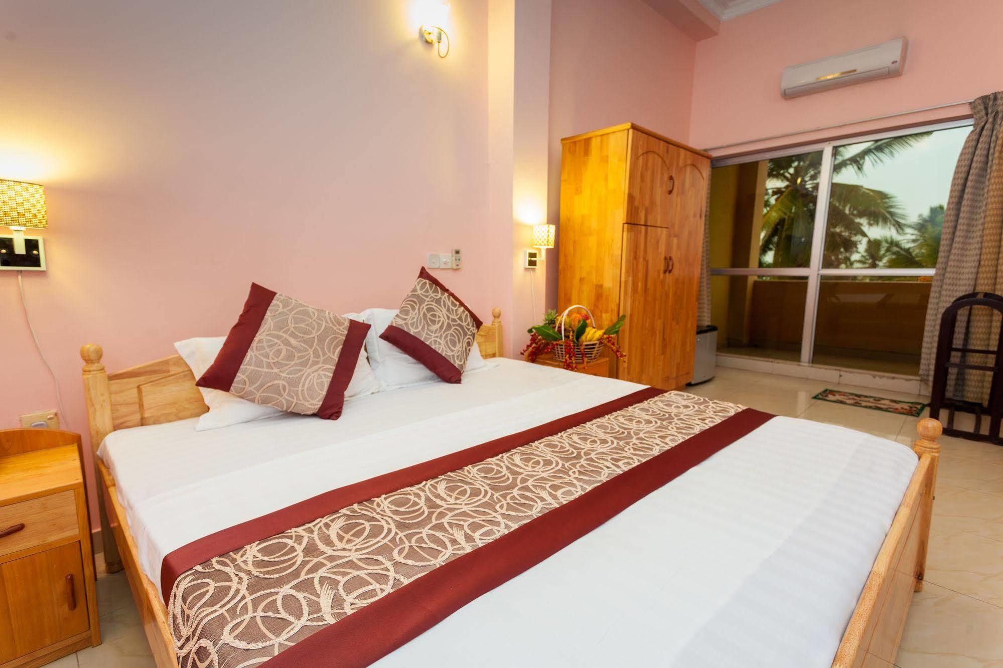 Navro Beach Resort Panadura Buitenkant foto